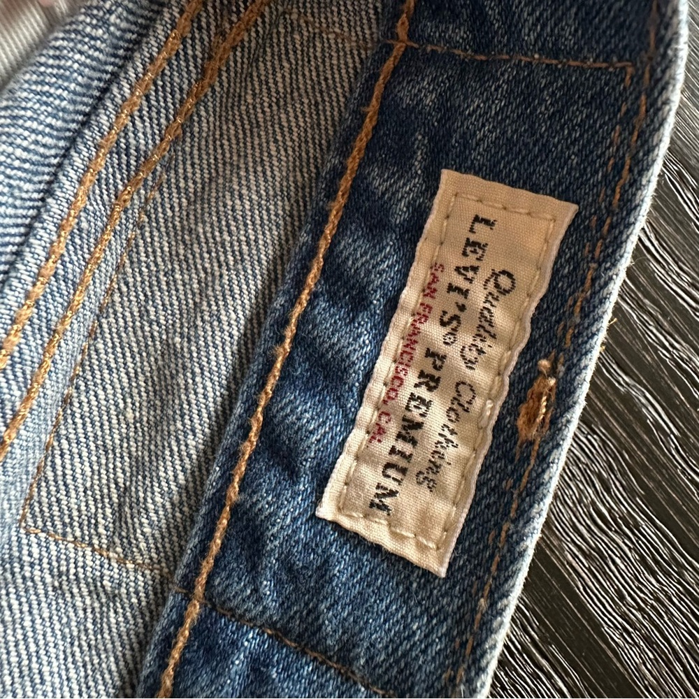 Levi’s 501 VINTAGE 1993 High Rise Straight Leg Light Wash Blue Distressed, 31x32 - Picture 12 of 16